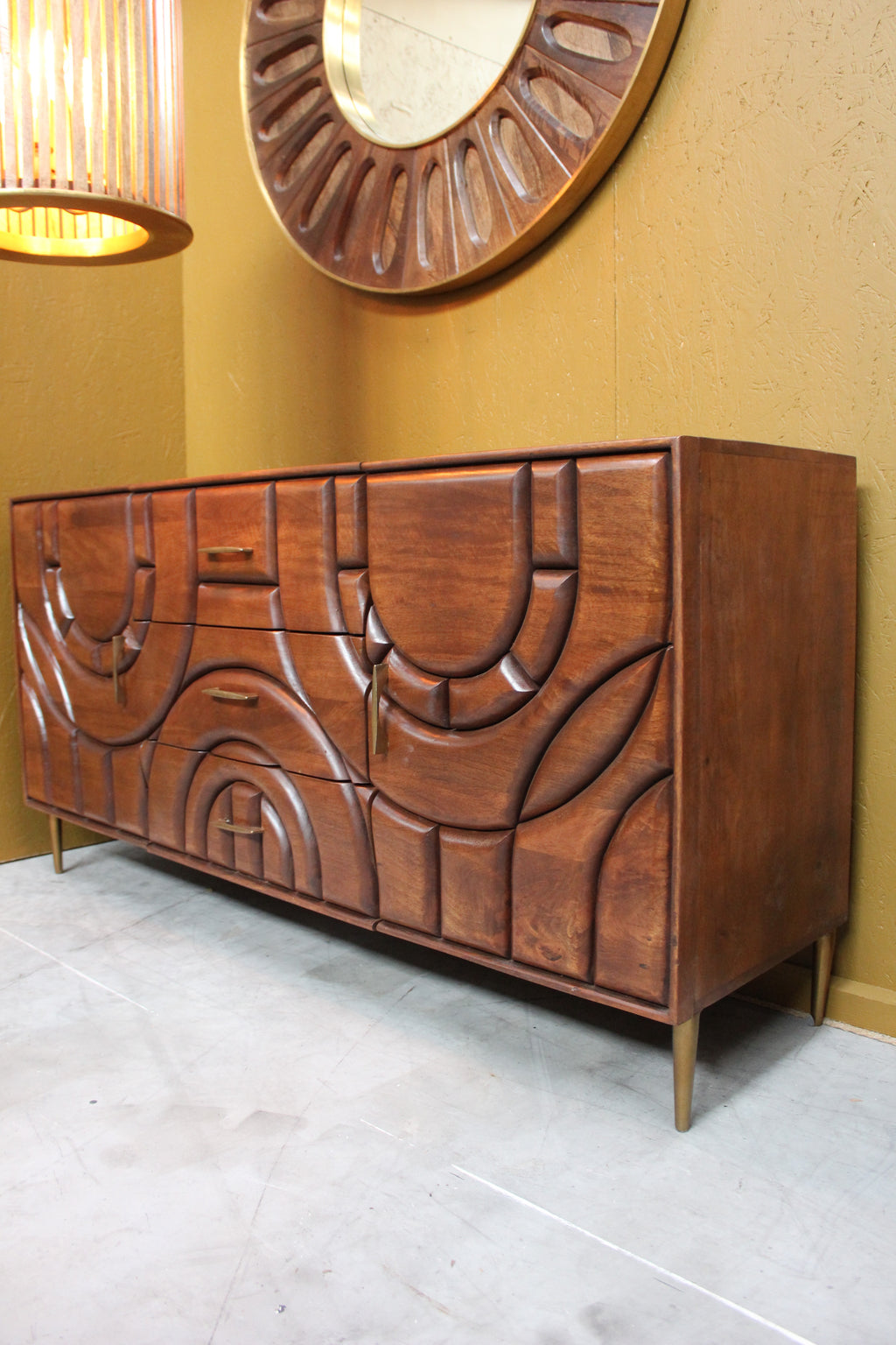 Kanpura Wooden 2 Door 3 Drawer Side Board