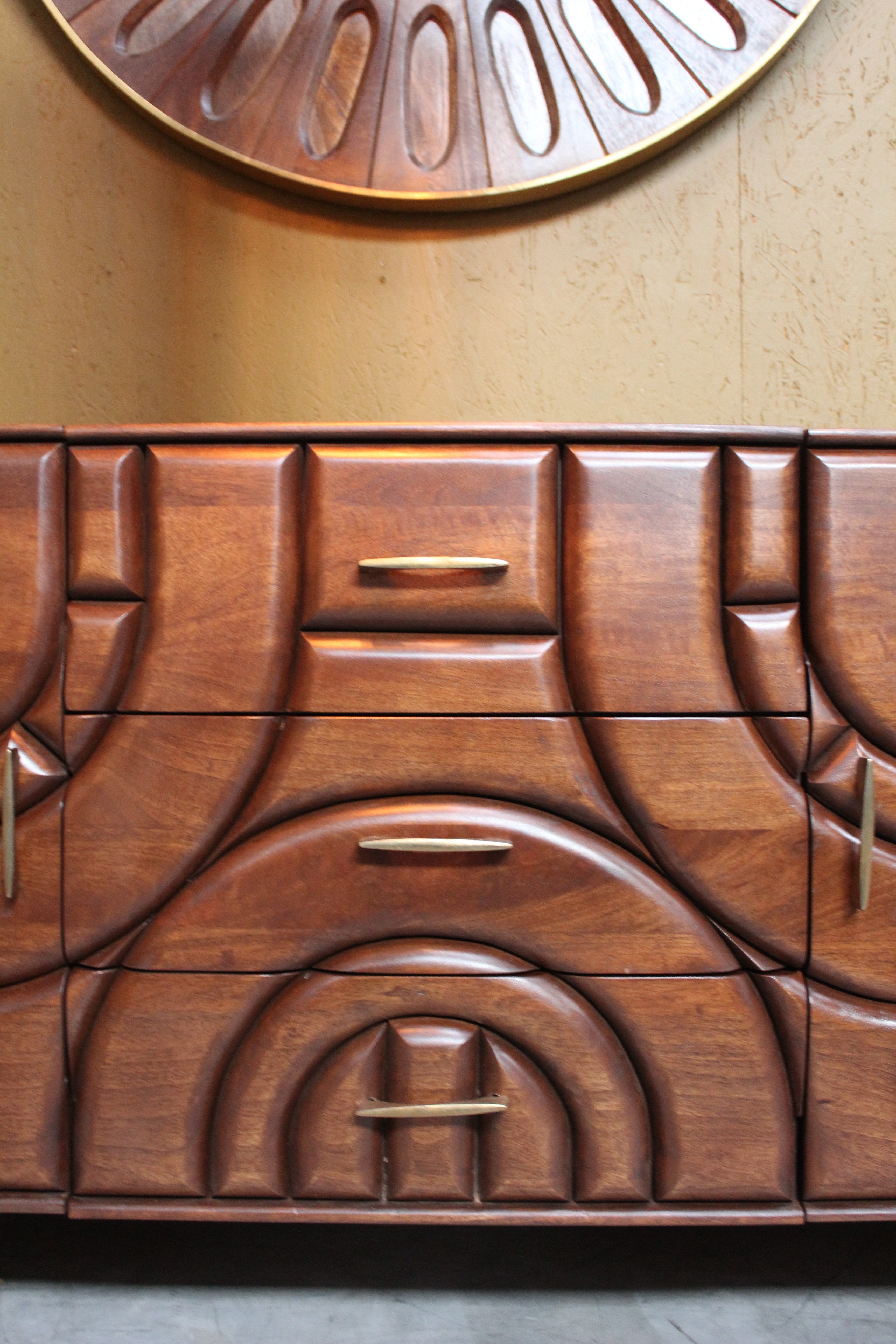 Kanpura Wooden 2 Door 3 Drawer Side Board